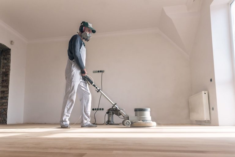 Sablage et Vernissage de Plancher | Prix et conseils 2026